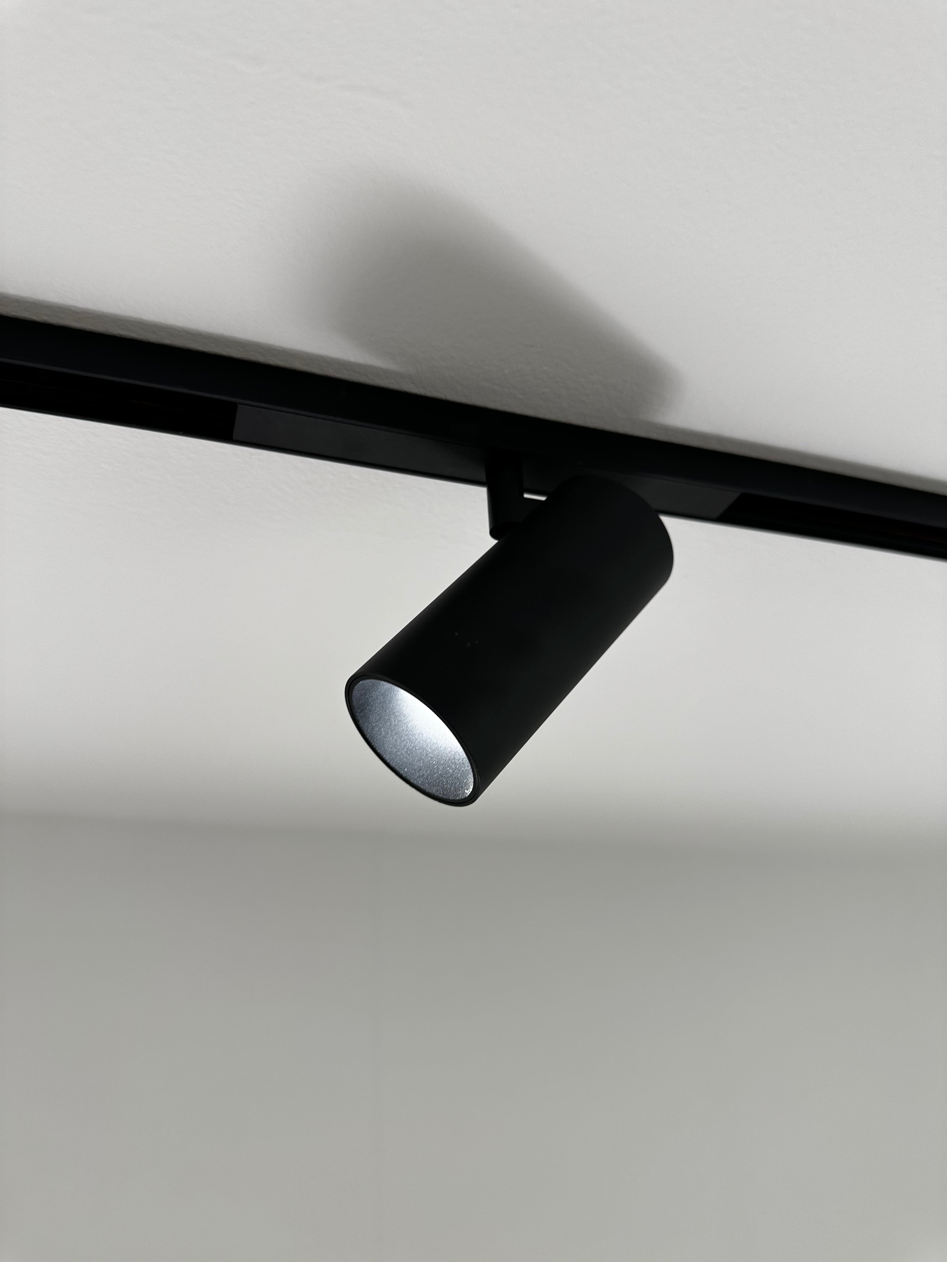 Sistema Karma - Spot orientabile 7W - Nero