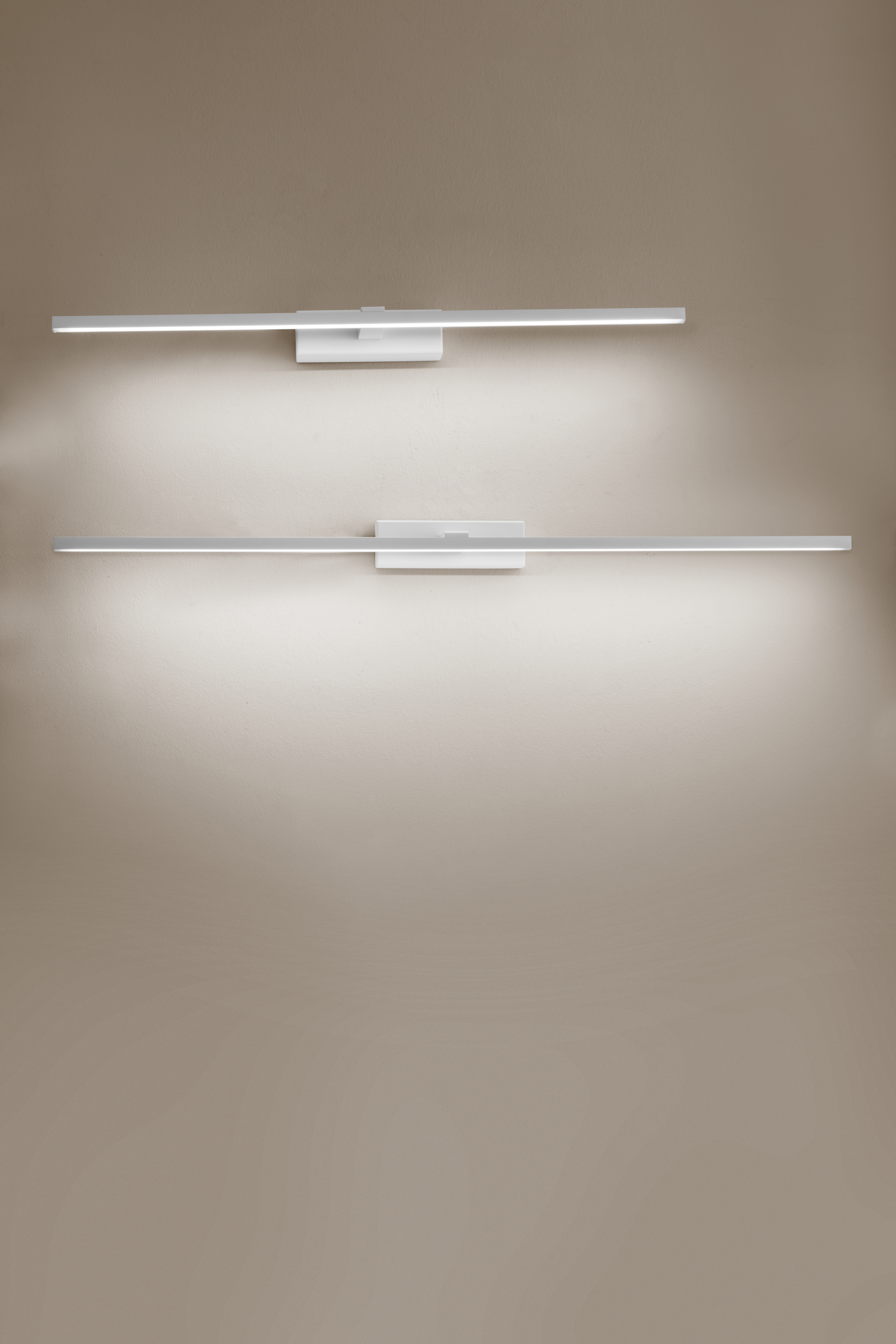 Applique Mirror - Bianco