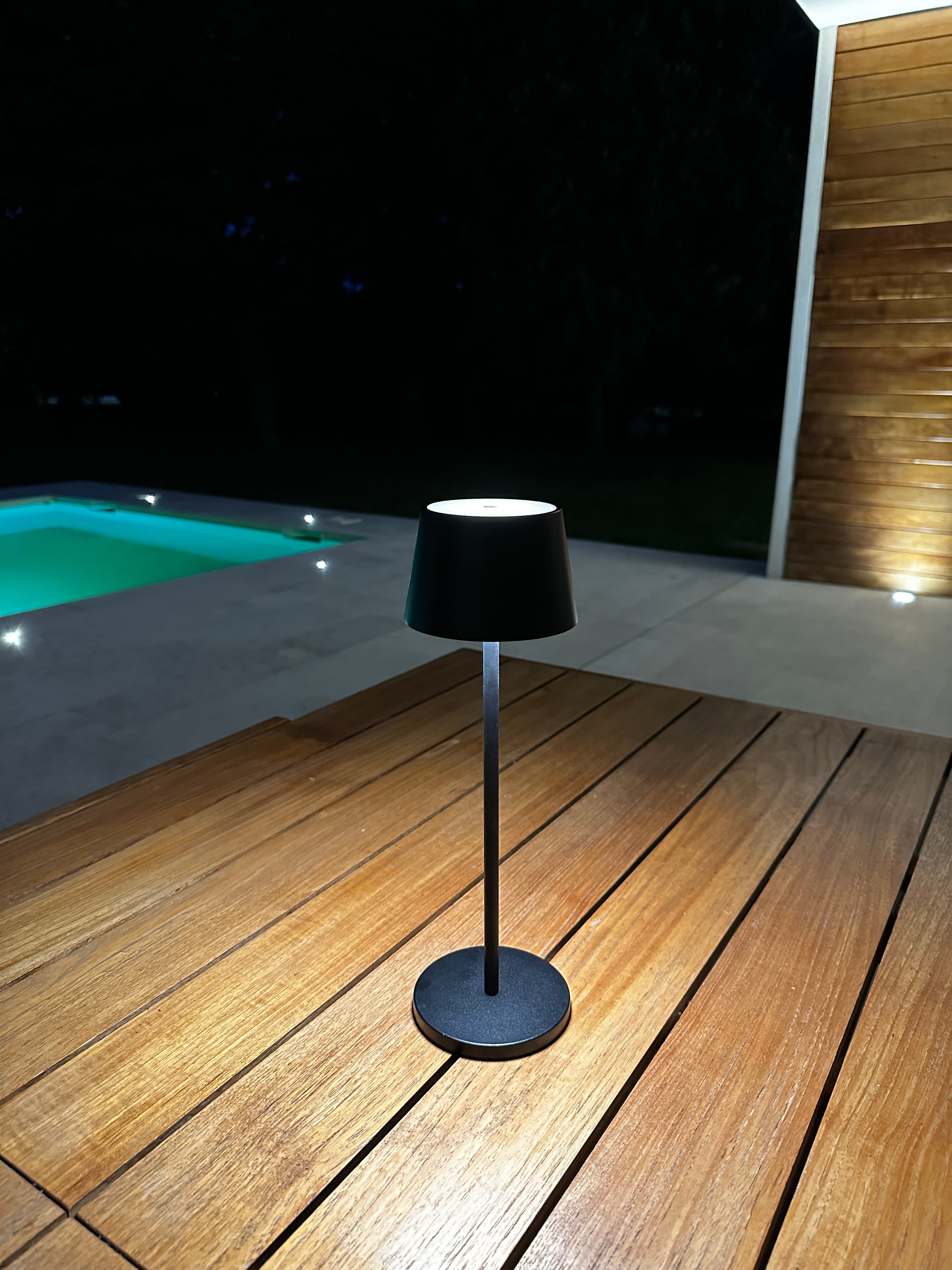 Kelly - Lampada ricaricabile Nera